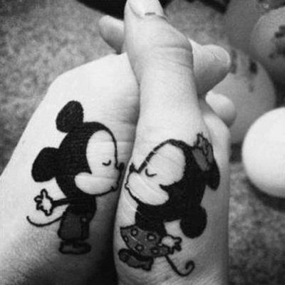 cute-kiss-love-mickey-mouse-Favim.com-708475